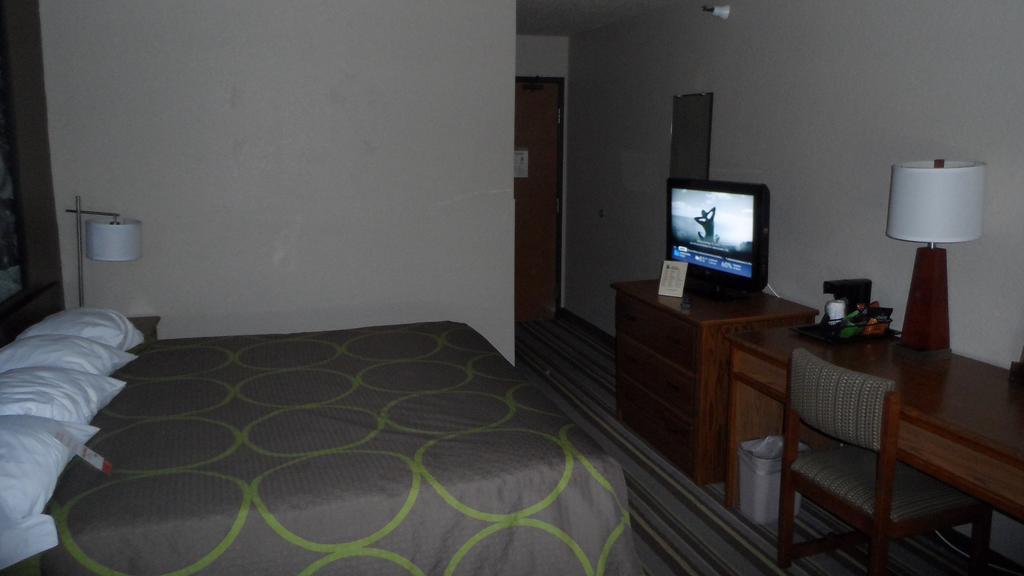 Hotel Super 8 By Wyndham Dunbar/Charleston Area Habitación foto